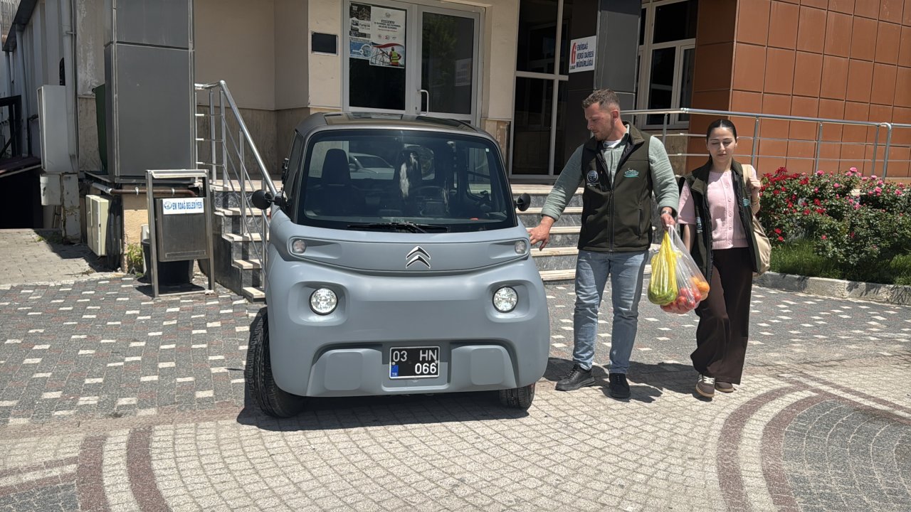 Emirdağ’da Örnek Proje: Yaşlıların İhtiyaçları Telsizle Belediye Ekiplerine Ulaşıyor