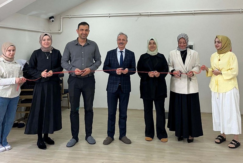 Ensar Vakfı’nın El Emeği Sergisi Görücüye Çıktı