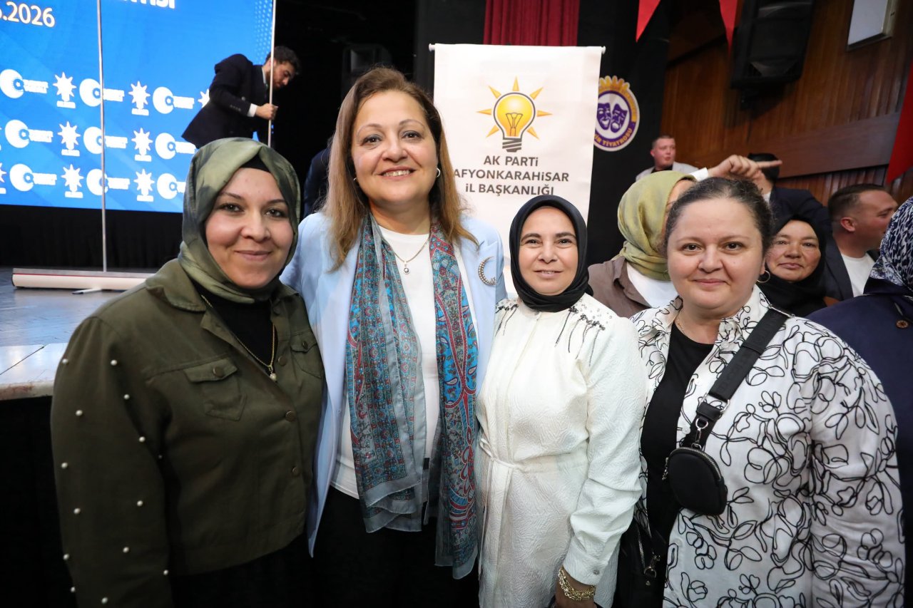 Burcu Köksal’a Büyük İlgi!