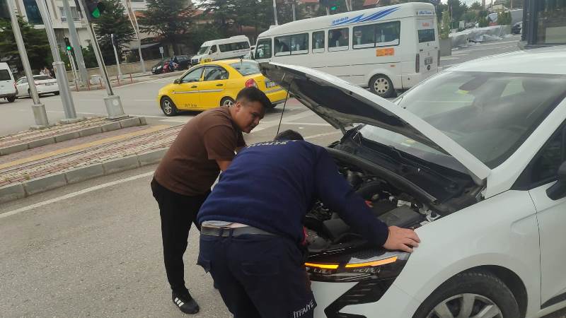 Motor Kaputundaki Minik Misafir Alarm Verdi!