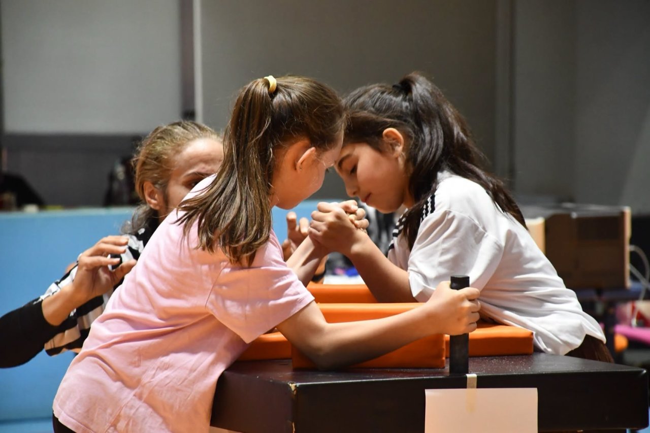 Okul Sporları Bilek Güreşi Müsabakalarında Şampiyonlar Belli Oldu