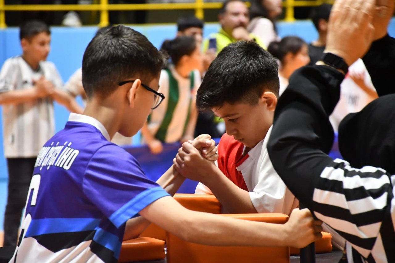 Okul Sporları Bilek Güreşi Müsabakalarında Şampiyonlar Belli Oldu