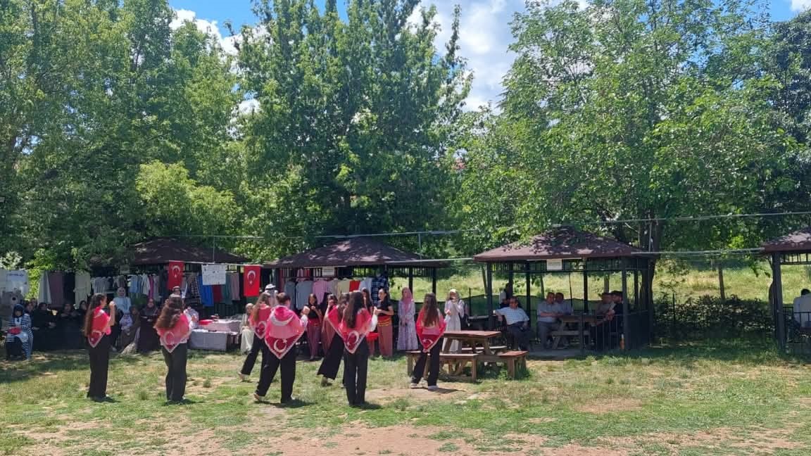 Sandıklı’da Dikiş Nakış Sergisine Yoğun İlgi