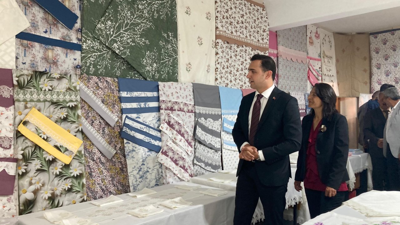 Sultandağı Halk Eğitim Merkezi Yıl Sonu Sergisi Ziyaretçilerin Beğenisine Sunuldu
