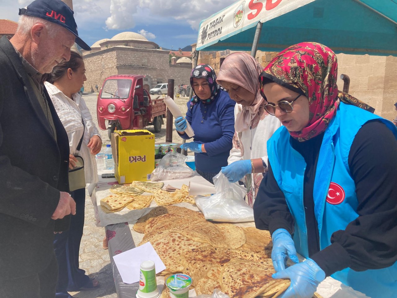 Sultandağı’nda Kur’an Kursu Öğrencileri İçin Hayır Çarşısı Düzenlendi