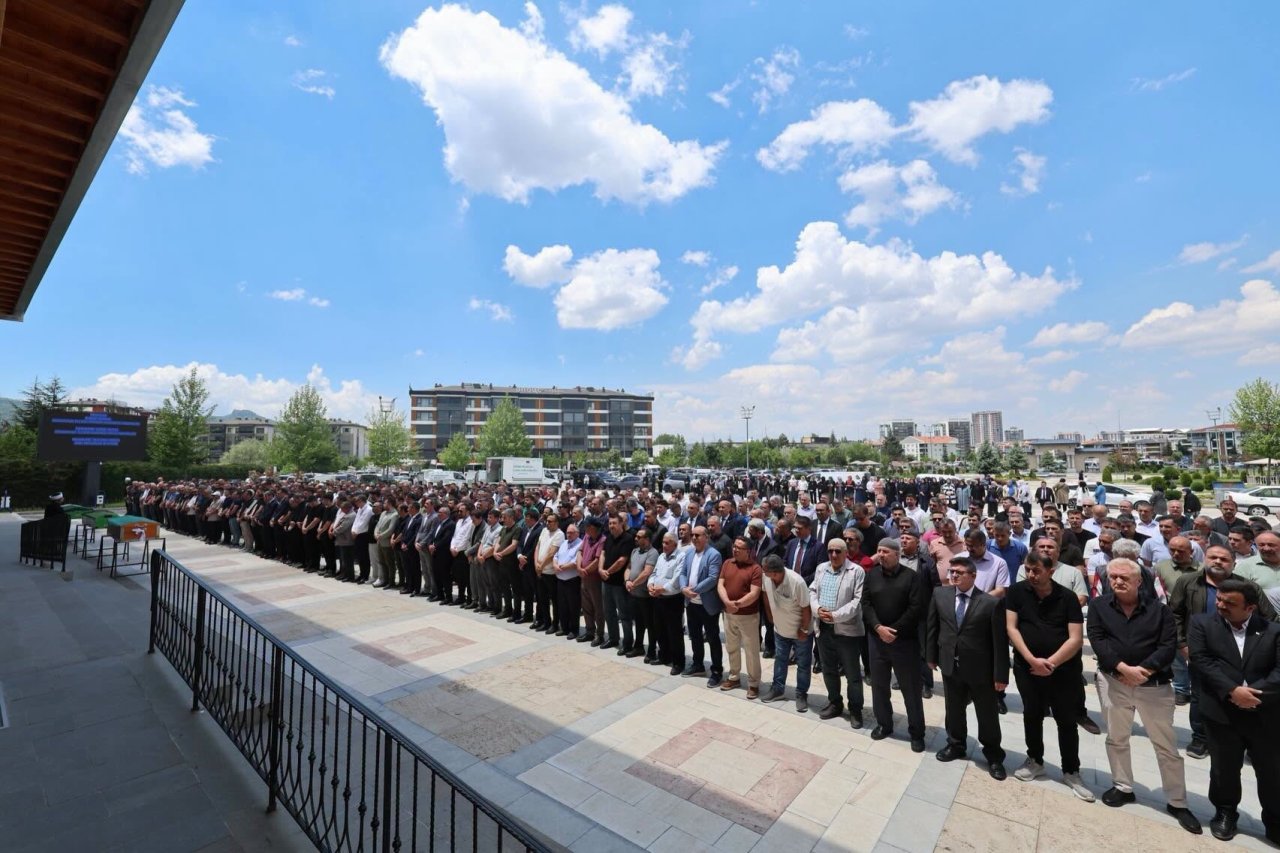 Vali Naci Aktaş, Burak Akman’ın Cenaze Törenine Katıldı