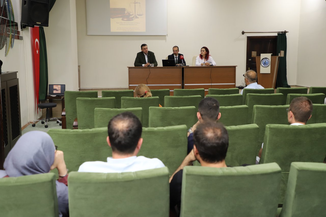 Akü’de “Geleceğin Hukuk Meslekleri” Söyleşisi: Yapay Zekâ Hukukçuların Yerini Alacak Mı?