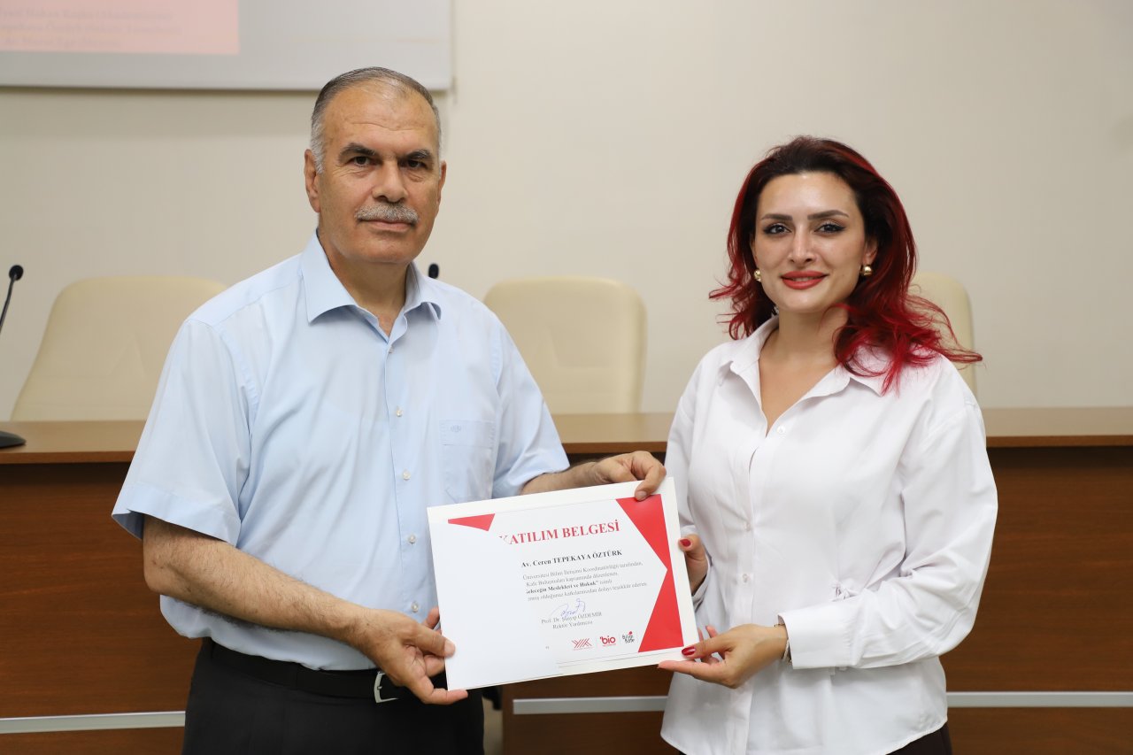 Akü’de “Geleceğin Hukuk Meslekleri” Söyleşisi: Yapay Zekâ Hukukçuların Yerini Alacak Mı?
