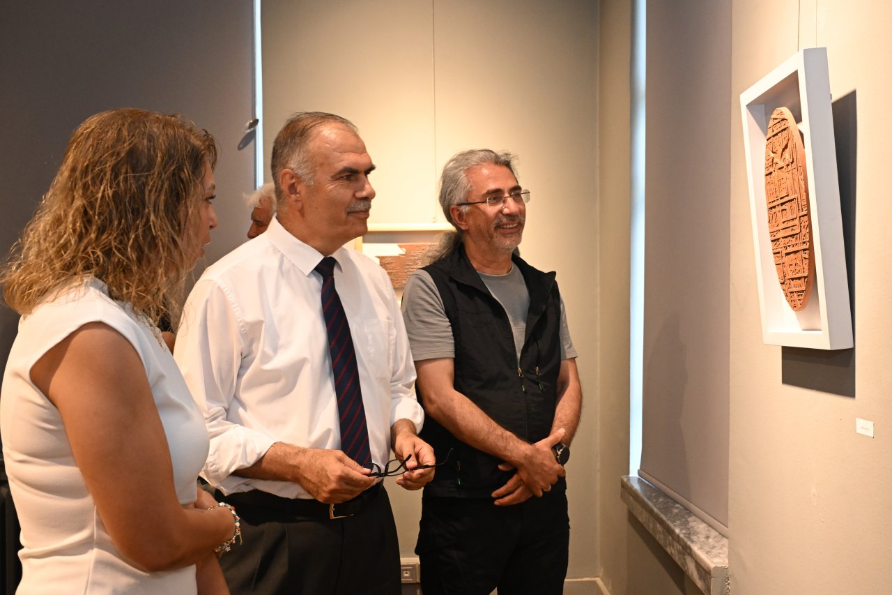 AKÜ’de Sanat Rüzgarı Esti Yüksek Lisans Mezunlarının Karma Sergisi Kapılarını Açtı