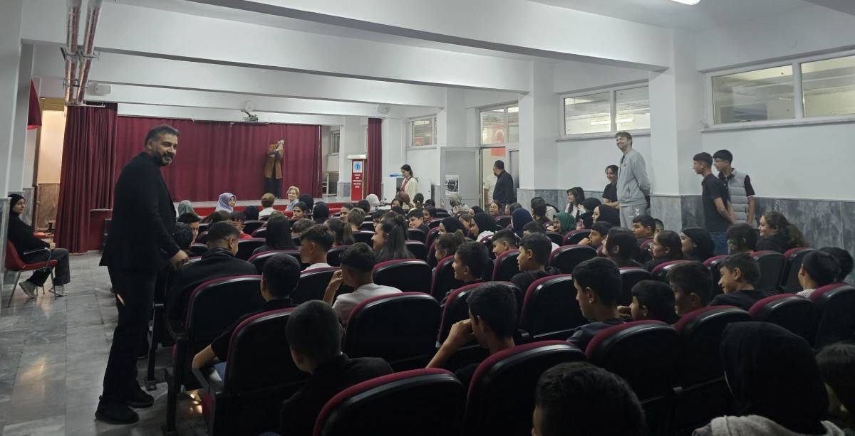 AFSÜ’den Liseli Gençlere “Yapay Zeka Çağında Kariyer” Rehberliği