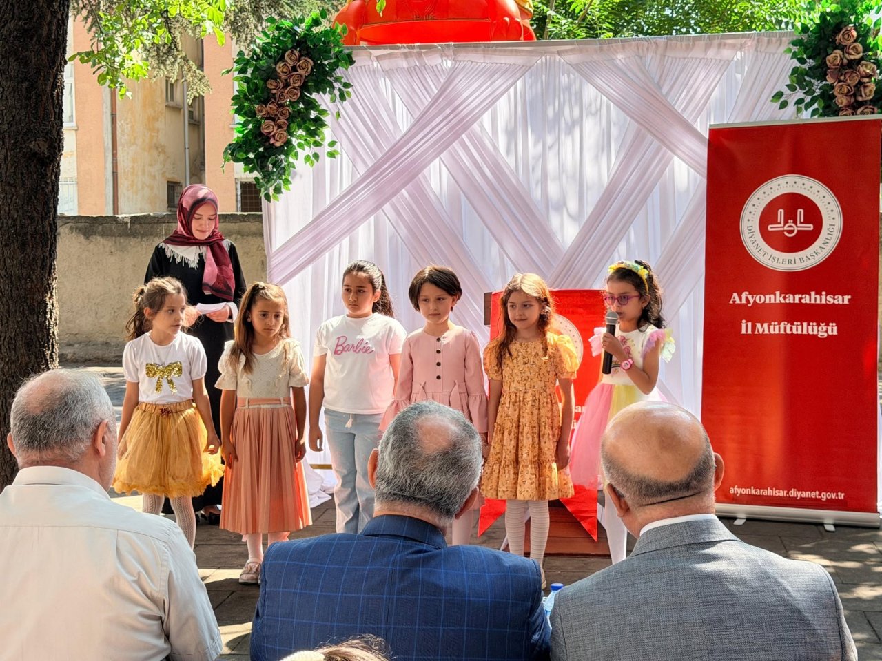 Minik Kalpler Kur’an’ın Işığında Buluştu: Yaz Kur’an Kursları Kapılarını Açtı