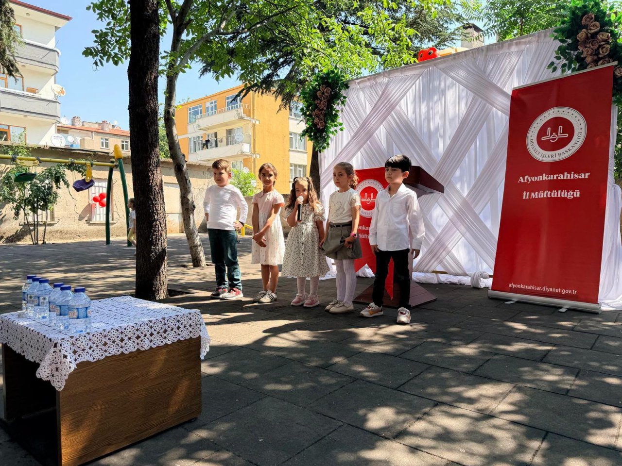 Minik Kalpler Kur’an’ın Işığında Buluştu: Yaz Kur’an Kursları Kapılarını Açtı