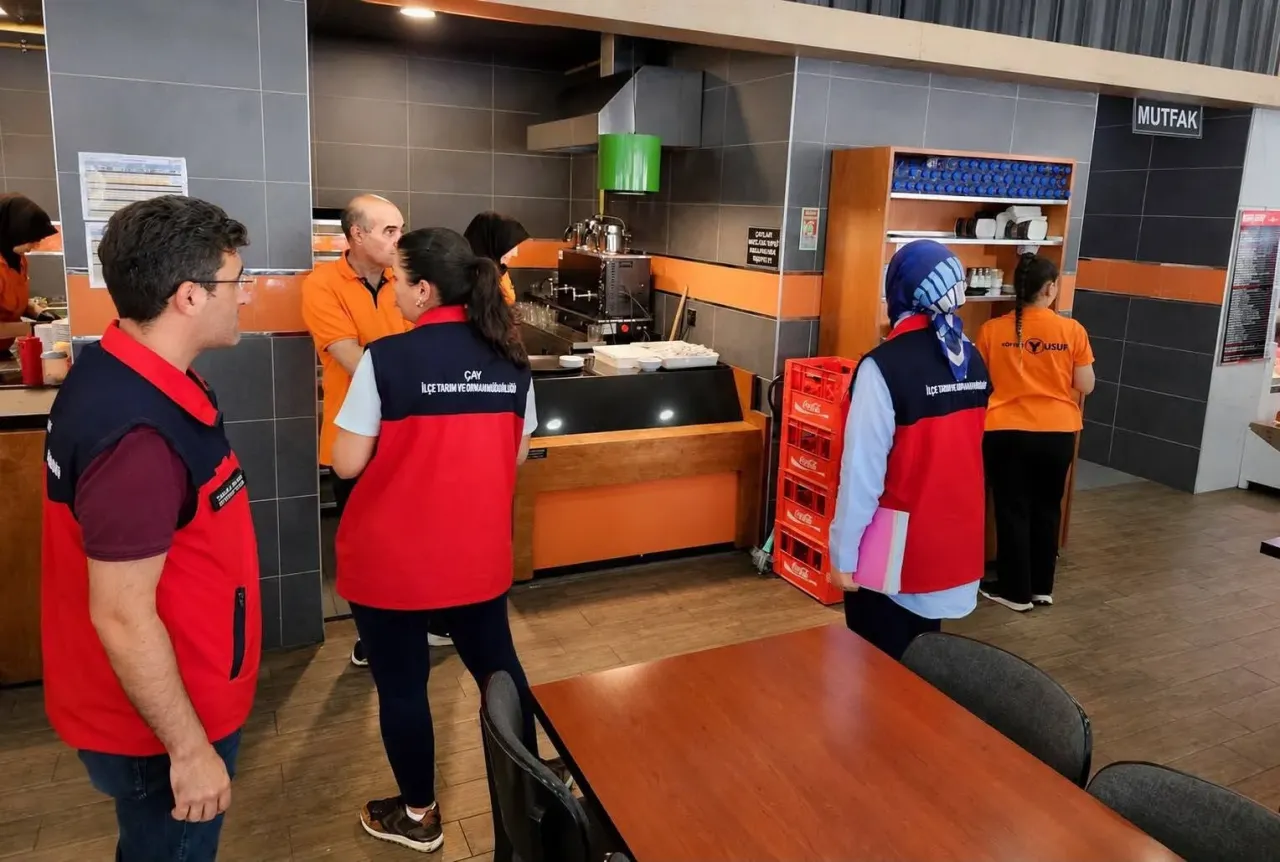 Afyonkarahisar’da Gıda Denetimleri Sıkılaştırıldı: Hijyen ve Güvenlik Ön Planda
