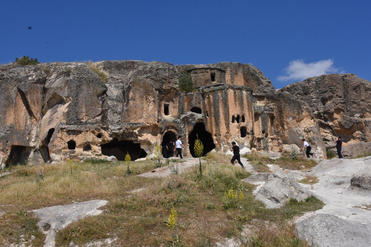 Afyonkarahisar Frigya’da Yaz Turizmi Hareketleniyor: 2 Milyon Ziyaretçi Hedefi