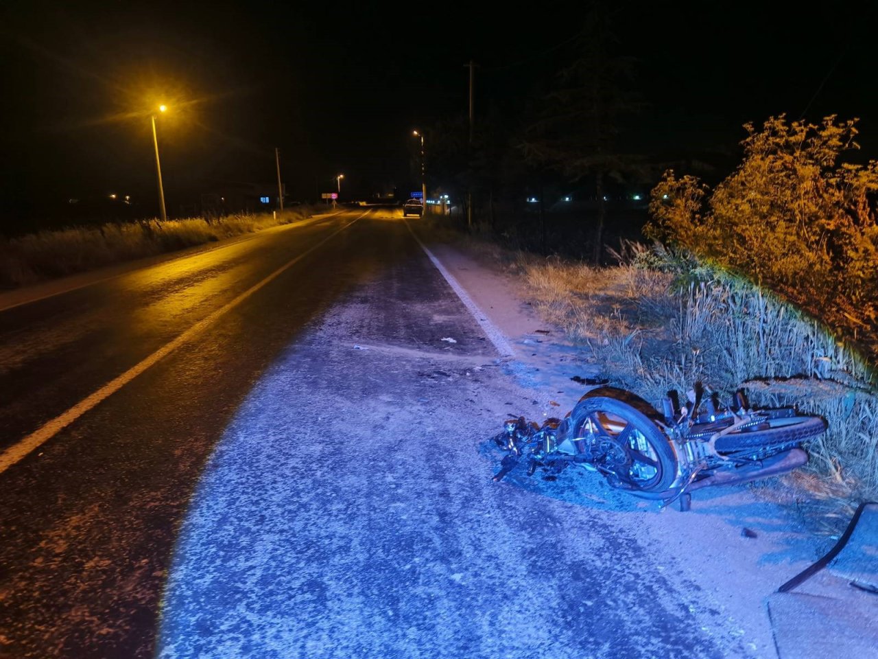 Afyonkarahisar'da Feci Kaza: 17 Yaşındaki Motosiklet Sürücüsü Hayatını Kaybetti