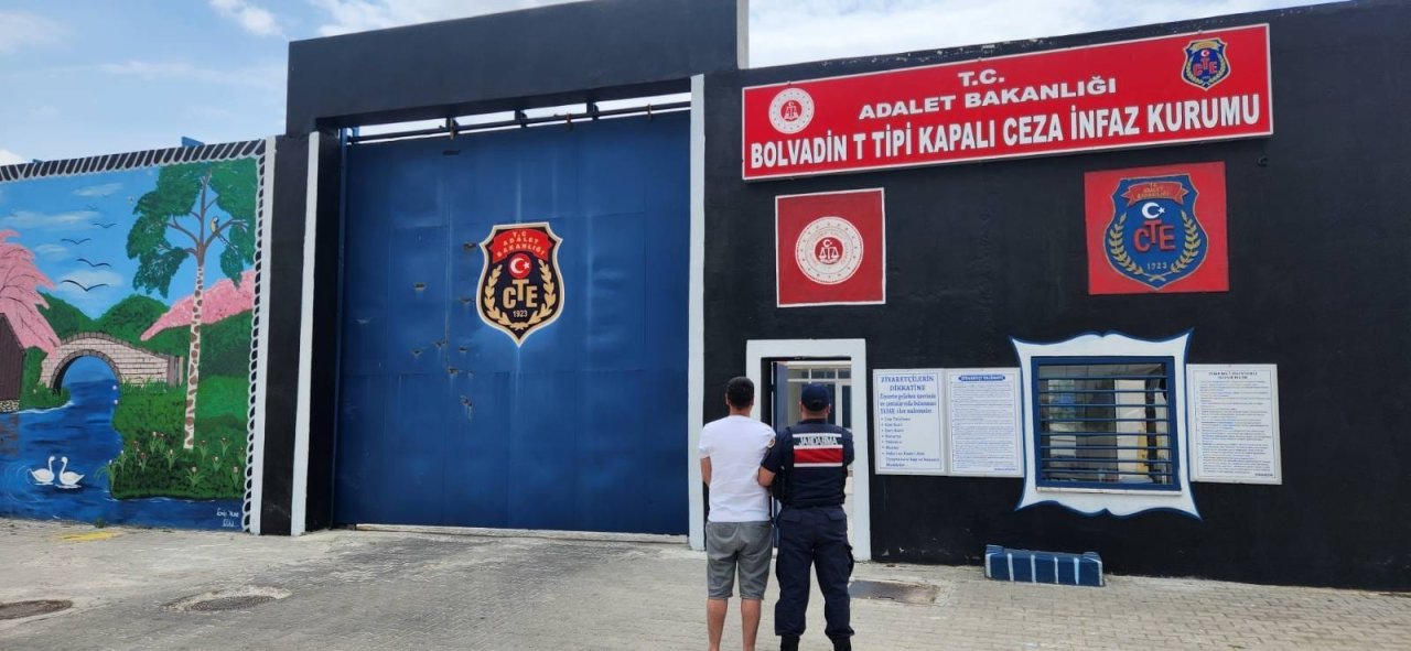 Afyonkarahisar'da Jandarmadan Suçlulara Geçit Yok: Bir Haftada 46 Aranan Şahıs Yakalandı