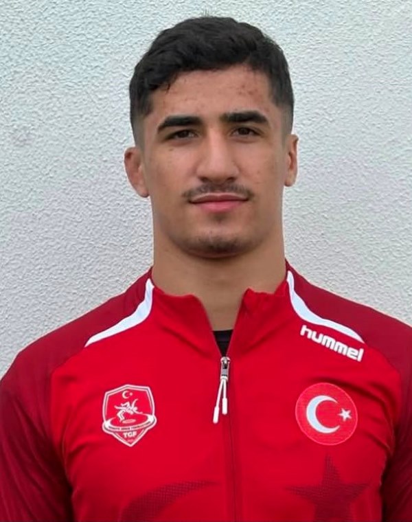 Afyon’un Gururu: Yasin Uzun Avrupa Minderinde Devleşti!