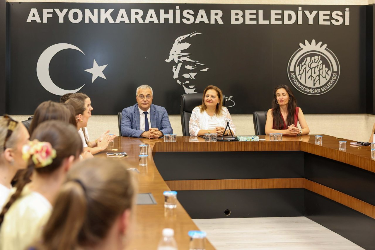 Başkan Köksal'dan Uluslararası Buluşma! Hırvat Öğrencileri Afyonkarahisar'da Ağırladı