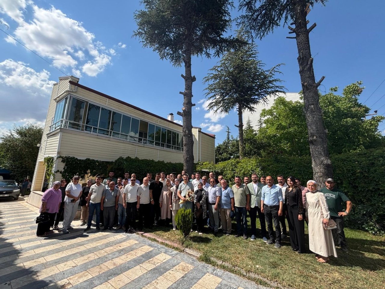 Emirdağ Kaymakamı Yasin Akgül’e Duygusal Veda! Konvoy ve Alkışlarla Uğurlandı