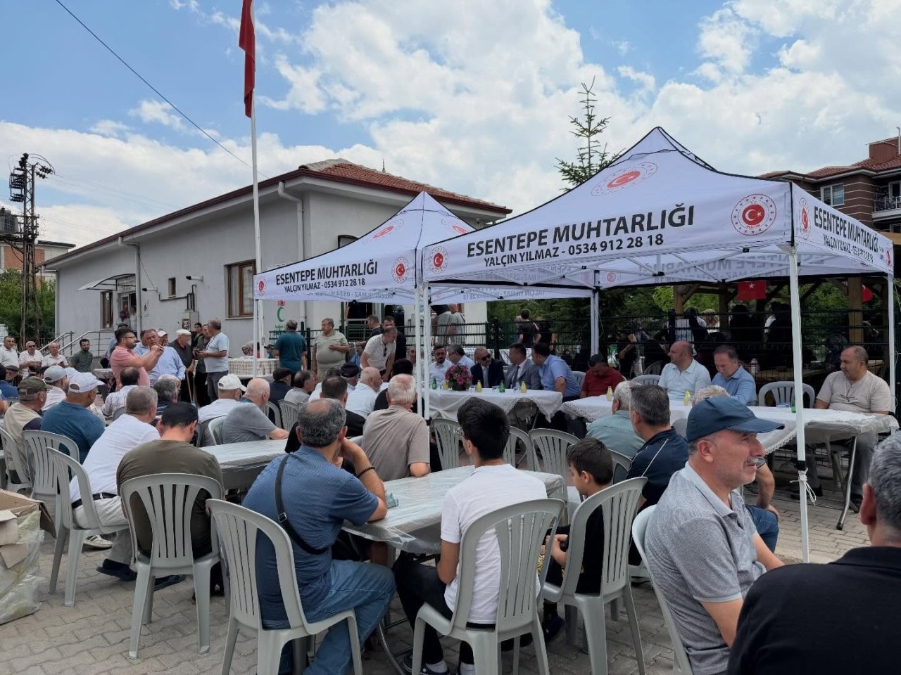 Esentepe'de Birlik ve Beraberlik Buluşması! Milletvekilleri Aşure Programında Vatandaşlarla Bir Araya Geldi