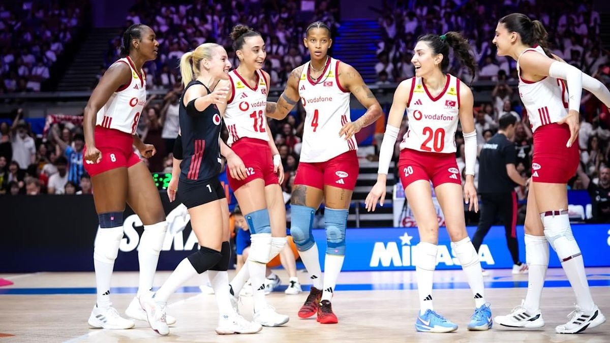 Filenin Sultanları Japonya'yı Deplasmanda Devirdi! Türkiye VNL Finalleri Biletini Aldı