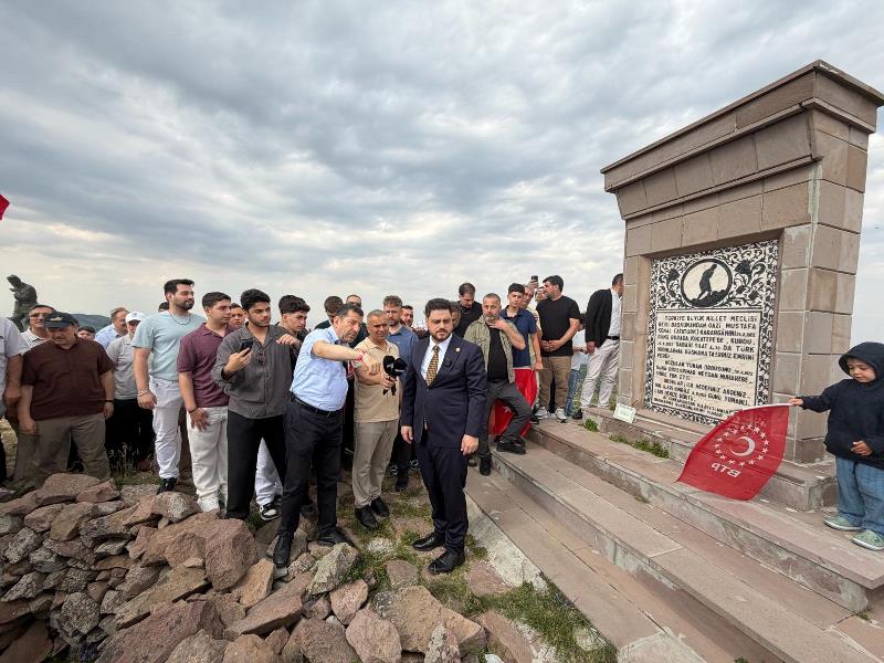 Hüseyin Baş, Afyon Kocatepe’de Gençlerle Buluştu