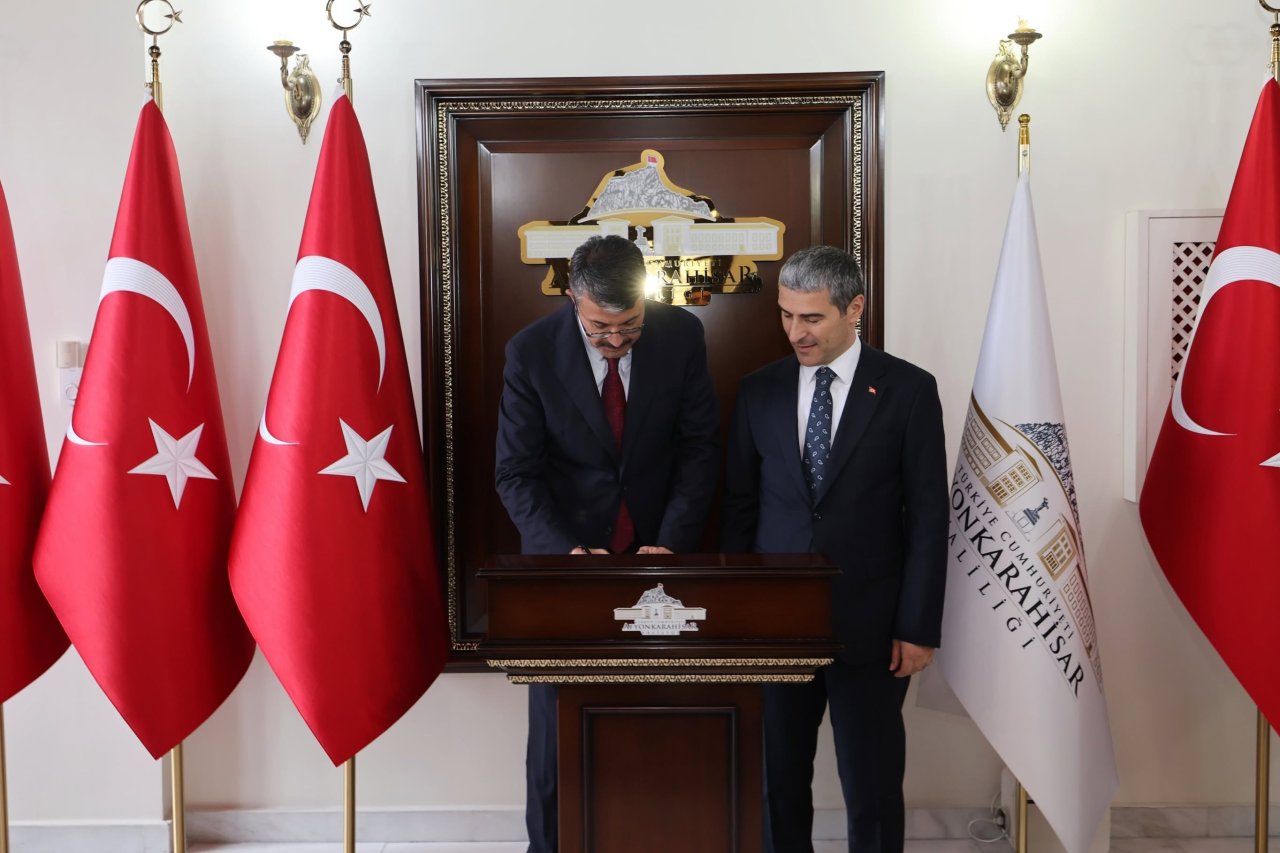İçişleri Bakan Yardımcısı Ali Çelik’ten Afyonkarahisar Valisi Aktaş’a Ziyaret