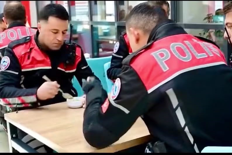 İl Emniyet Müdürü Ahmet Birtan Erol’dan Personele Aşure İkramı