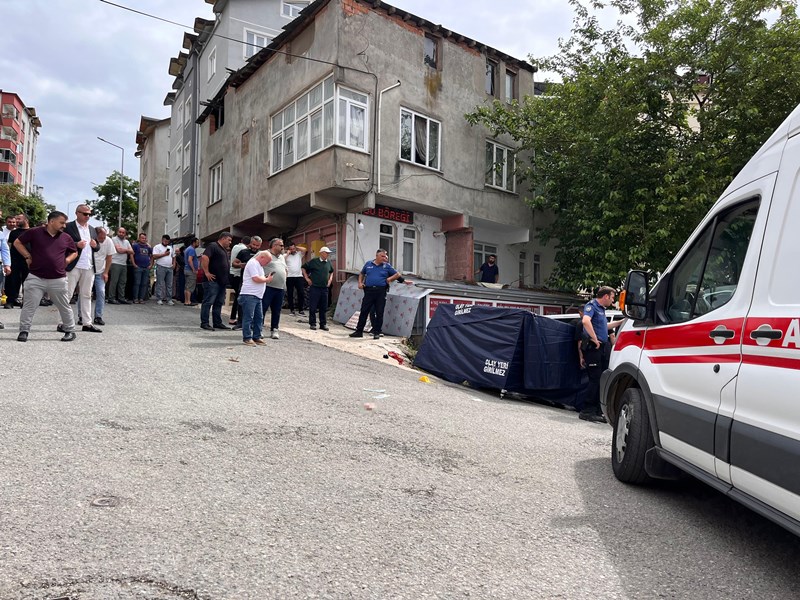 Kan Donduran Olay: Yer Meselesi Yüzünden Ailesini Katletti!