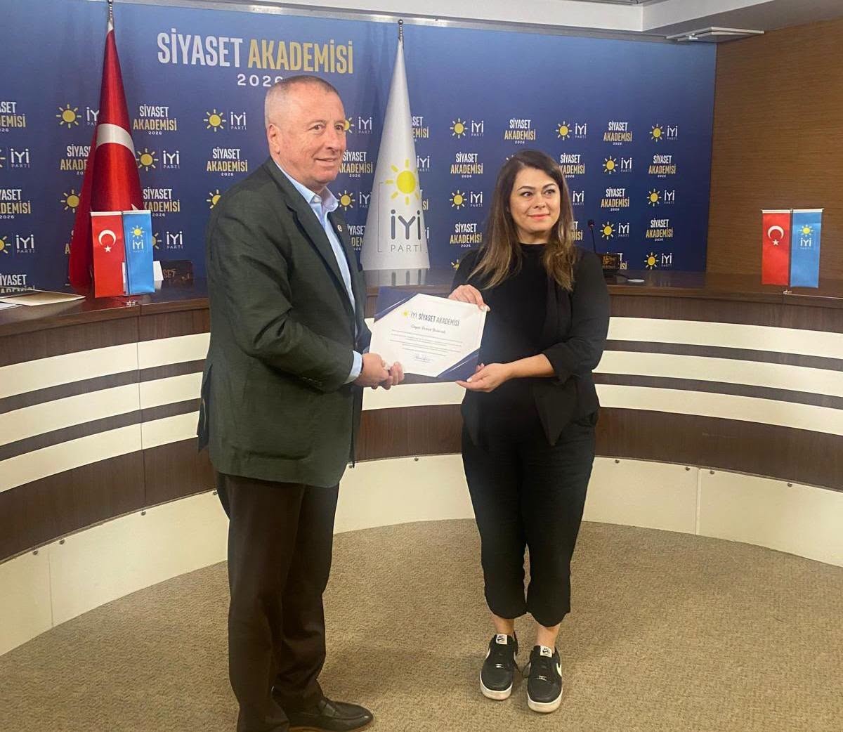 Milletvekili Olgun, İYİ Parti Siyaset Akademisi Mezuniyet Programına Katıldı