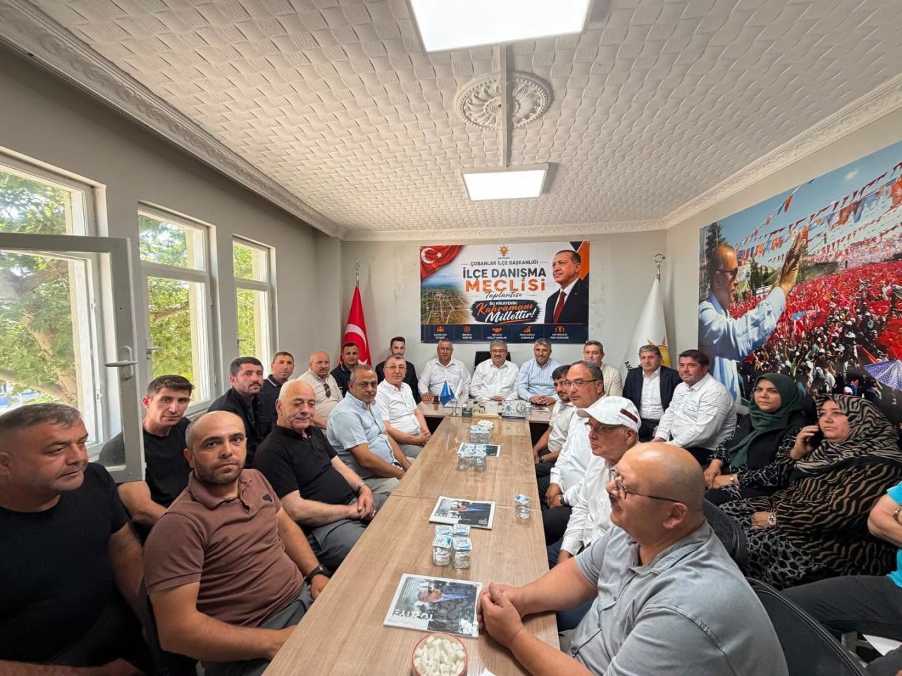 Milletvekili Yurdunuseven Çobanlar'da Teşkilatla Buluştu! İlçenin Geleceği Masaya Yatırıldı