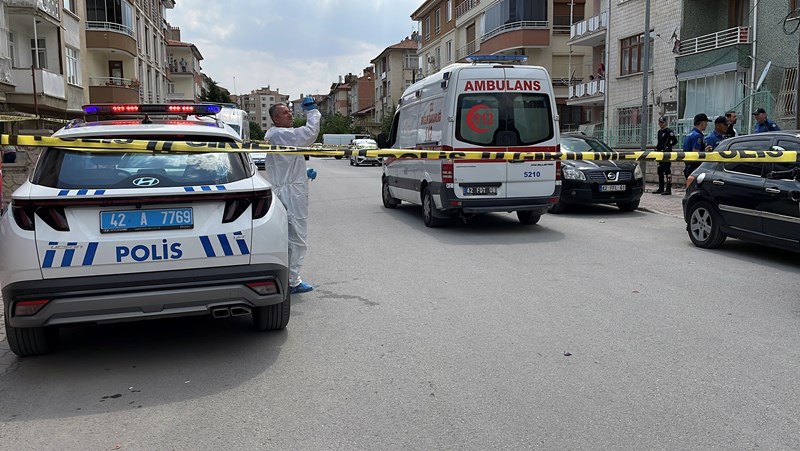 Üvey Annesi İle Kız Kardeşinin Boğazını Keserek Öldürdü!