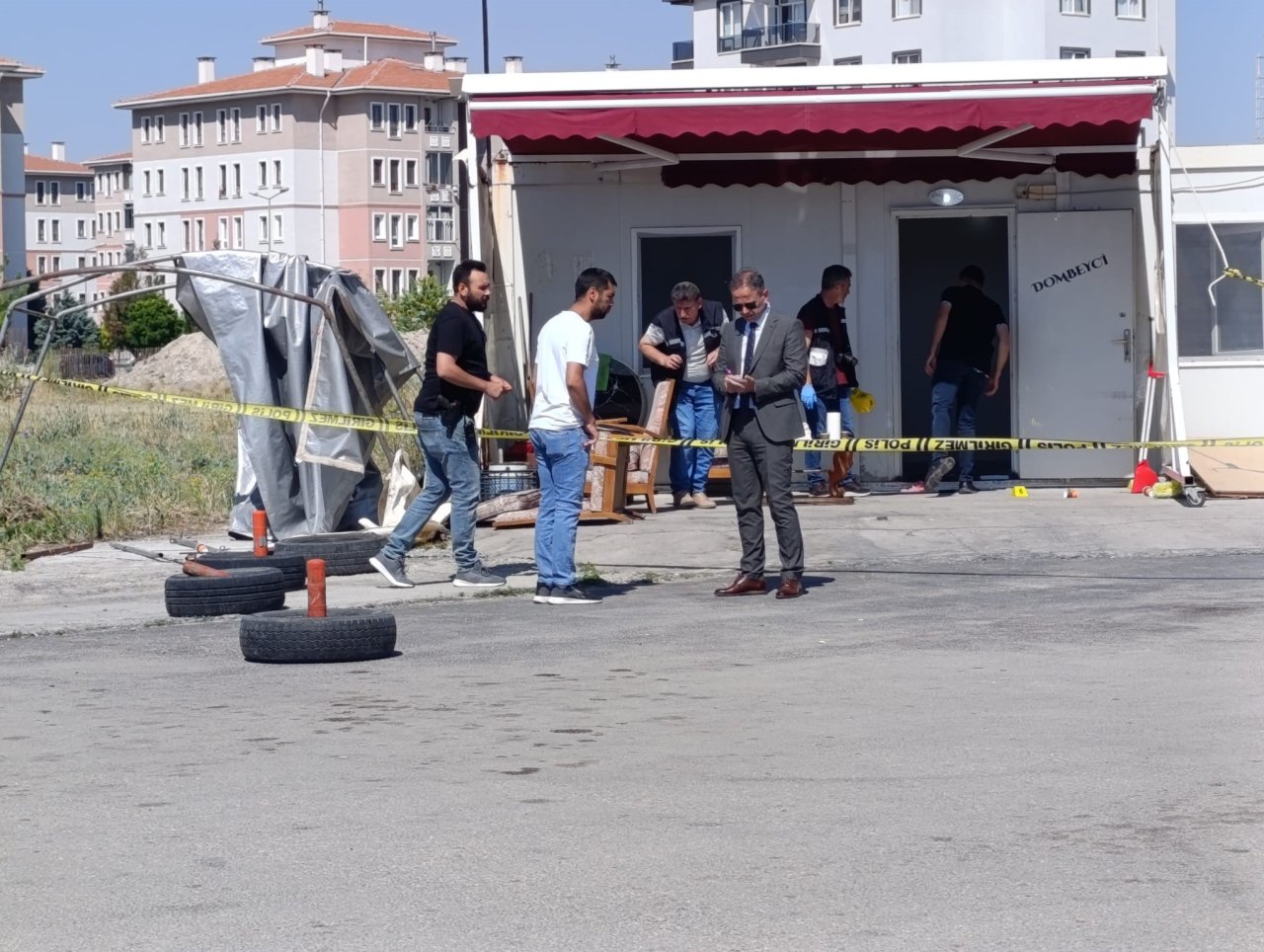 Uydukent Minibüs Durağında Dehşet! Kurşun Yağmurunda 1 Kişi Hayatını Kaybetti