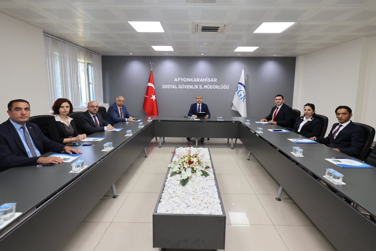 Vali Aktaş'tan SGK İl Müdürlüğüne Ziyaret: Sosyal Güvenlik Hizmetleri Masaya Yatırıldı