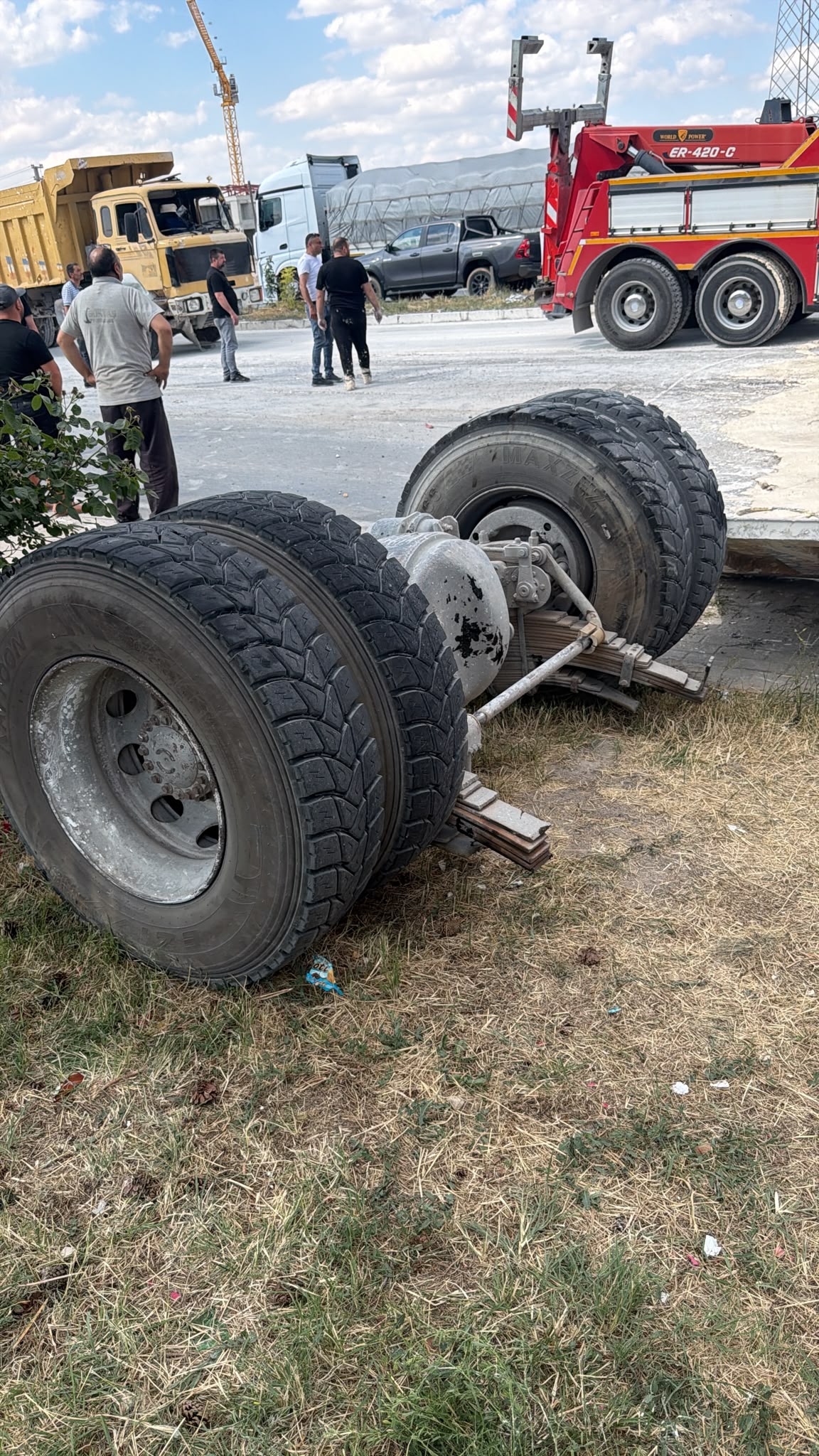 Afyon’da Feci Kaza! Mermer Çamuru Yüklü Tanker Devrildi, Trafik Saatlerce Durdu