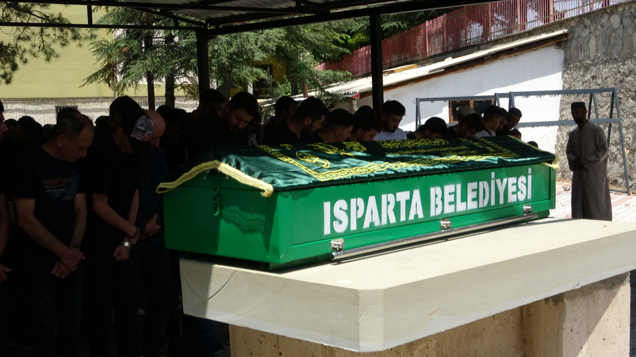 Antalya-Kemer Yolunda Hatalı Dönüş Can Aldı: 2 Genç Hayatını Kaybetti