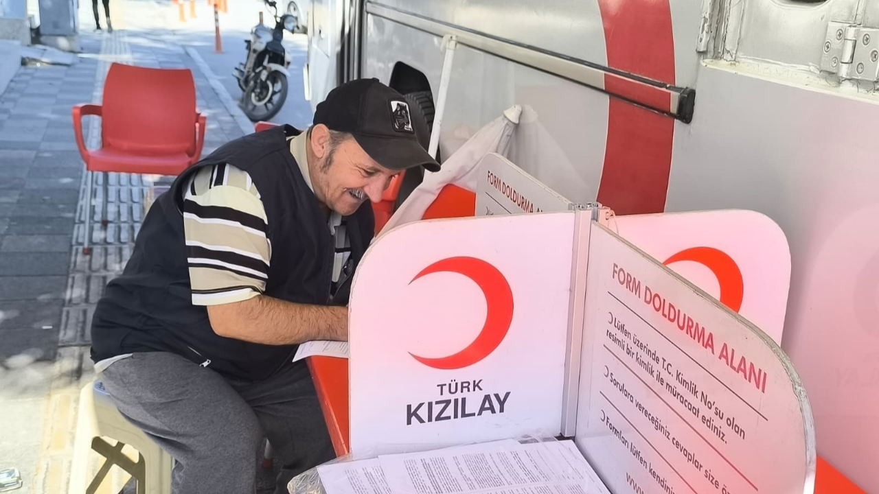 Şuhut Meydanı’nda Hayat Kurtaran Kuyruk