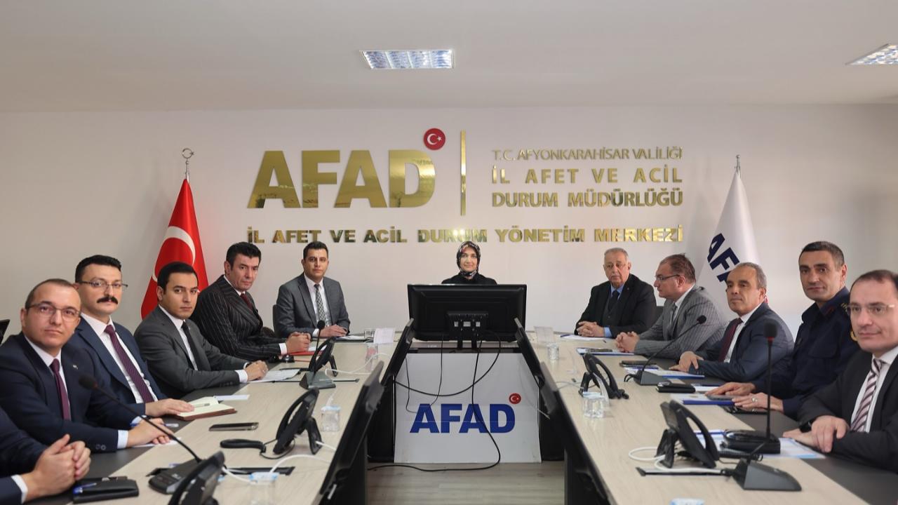 Afyonkarahisar Kışı İçin Alarm Verildi: Tüm Kurumlar Hazırda Bekliyor!