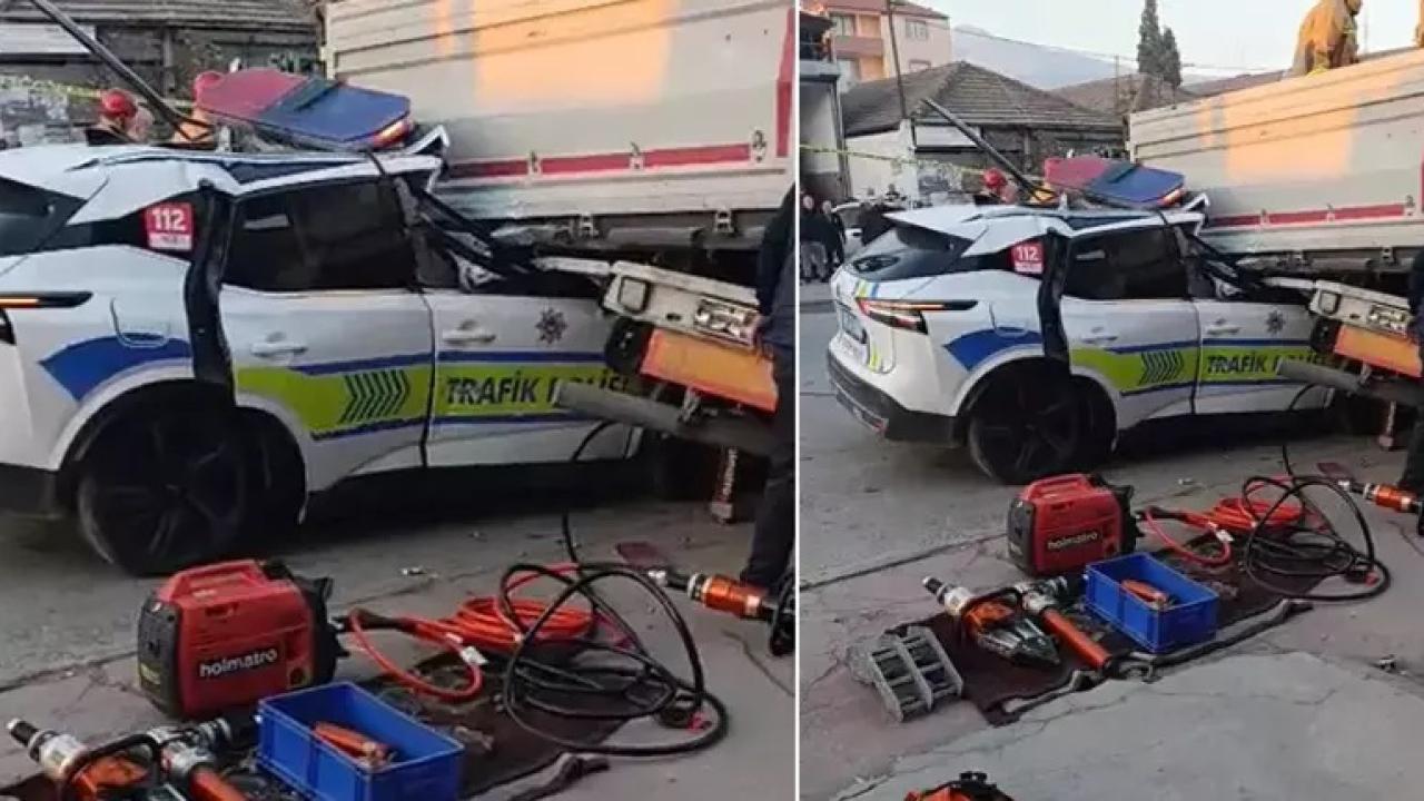Görev Başında Feci Kaza: Polis Aracı TIR'a Çarptı, 1 Polis Şehit Oldu