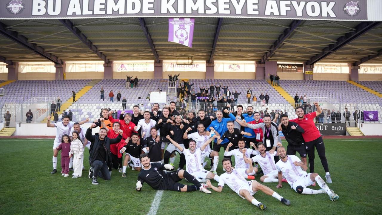1923 Afyon, Kumluca'ya Konuk Oluyor