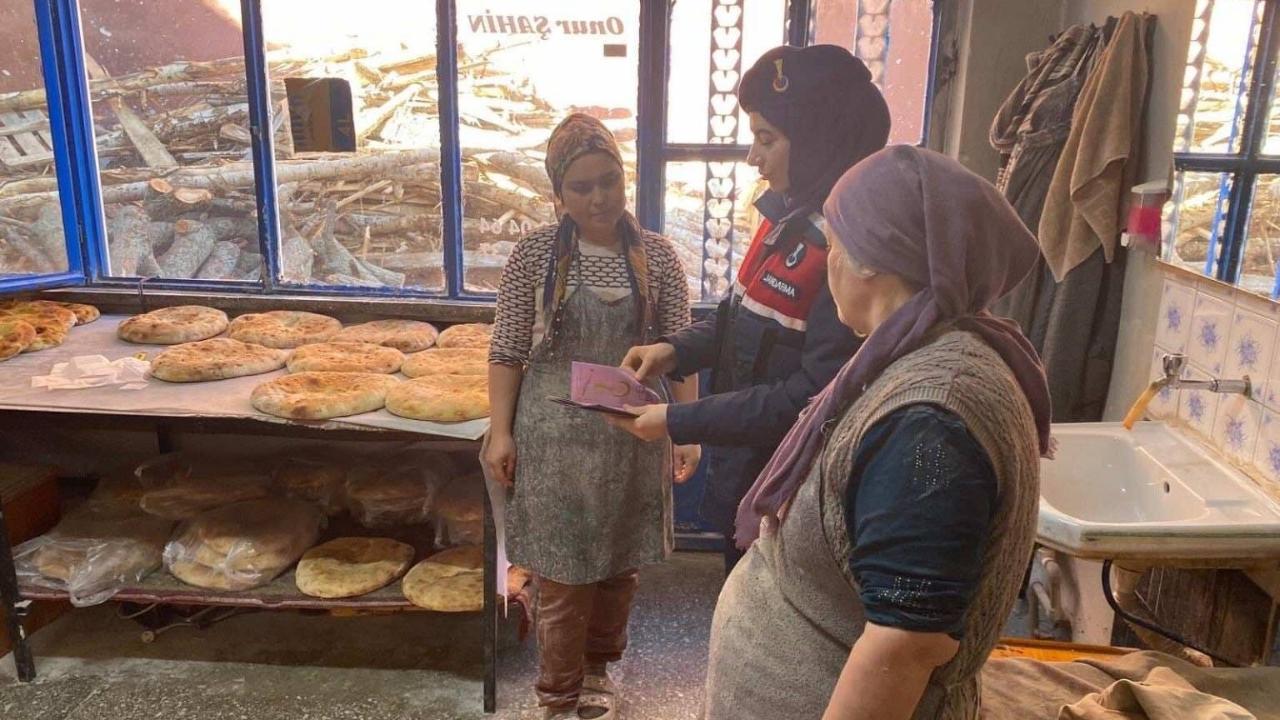 Jandarma'dan Hocalar'da KADES ve "Kadına El Kalkamaz" Bilgilendirmesi