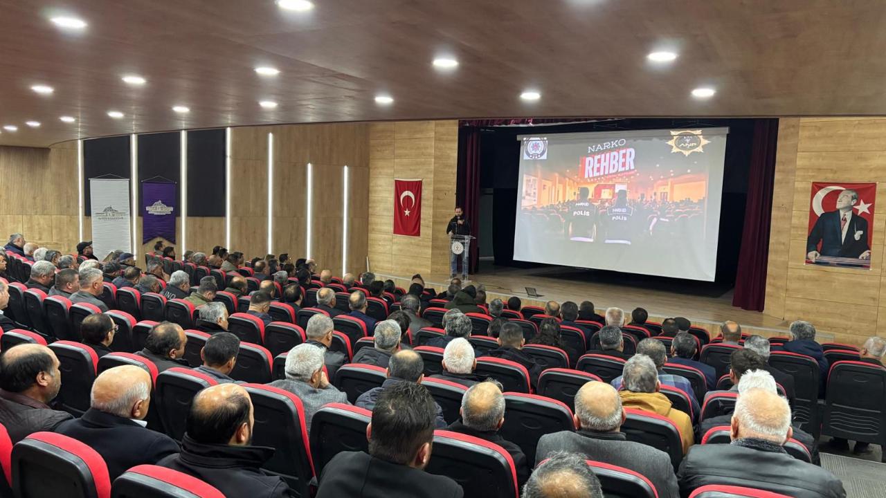 Afyonkarahisar’da Muhtarlar ve Anneler İçin NarkoRehber Eğitimi