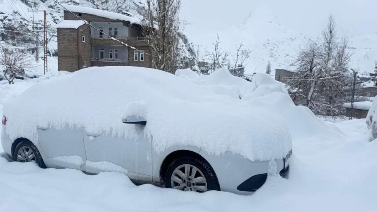 O İlde 210 yerleşim yerinin yolu kapandı