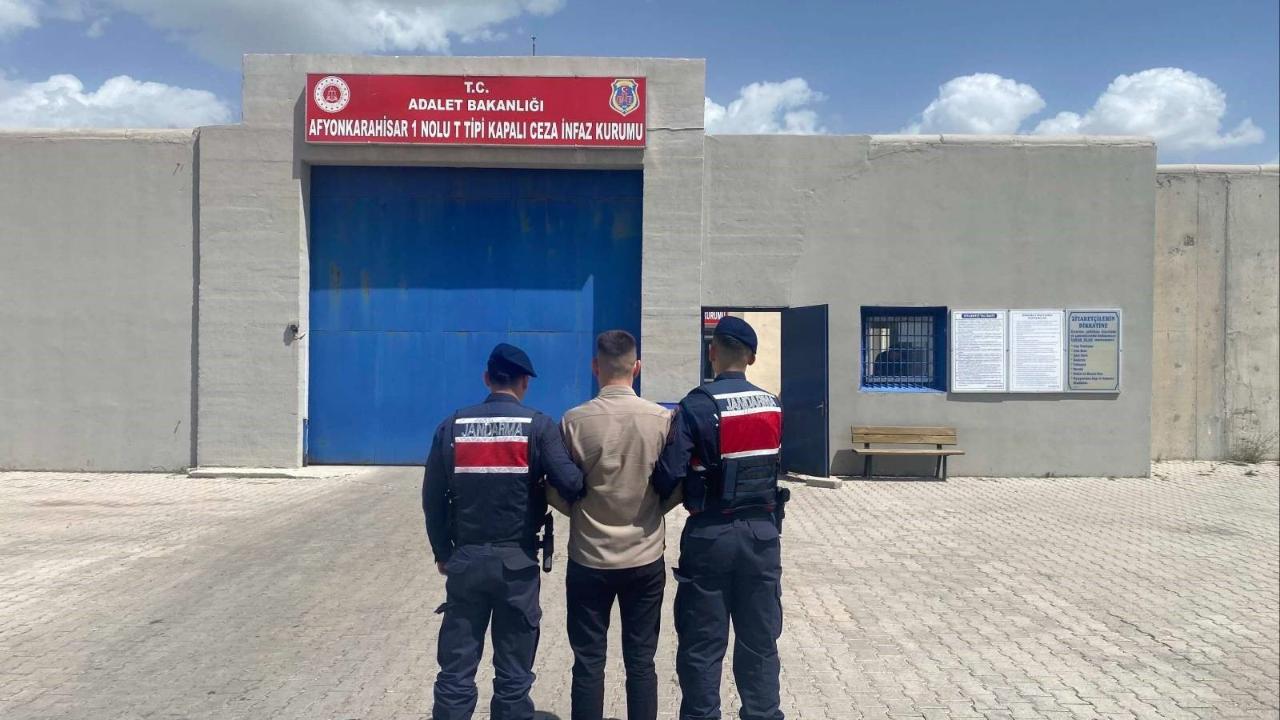Afyonkarahisar'da Kasten Adam Öldürme Suçundan Aranan Şahıs Yakalandı