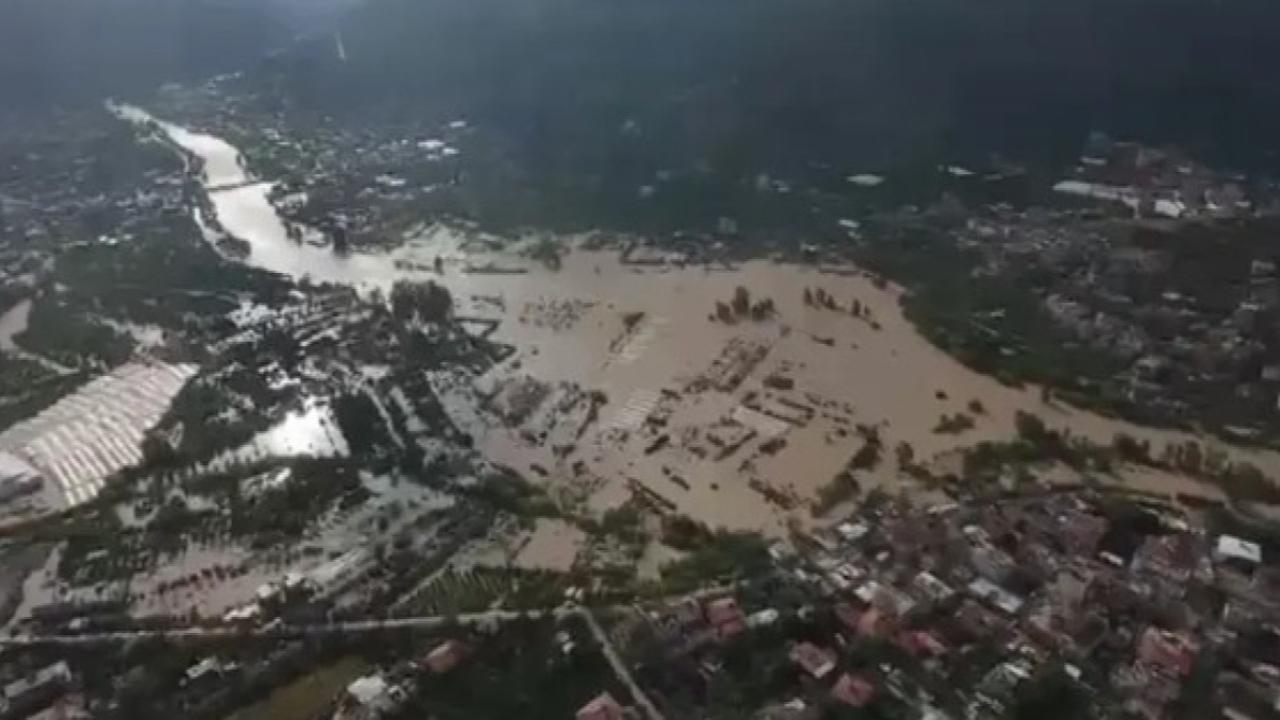 Hatay'da Şiddetli Sağanak Hayatı Felç Etti! 2 Ölü, 3 Yaralı