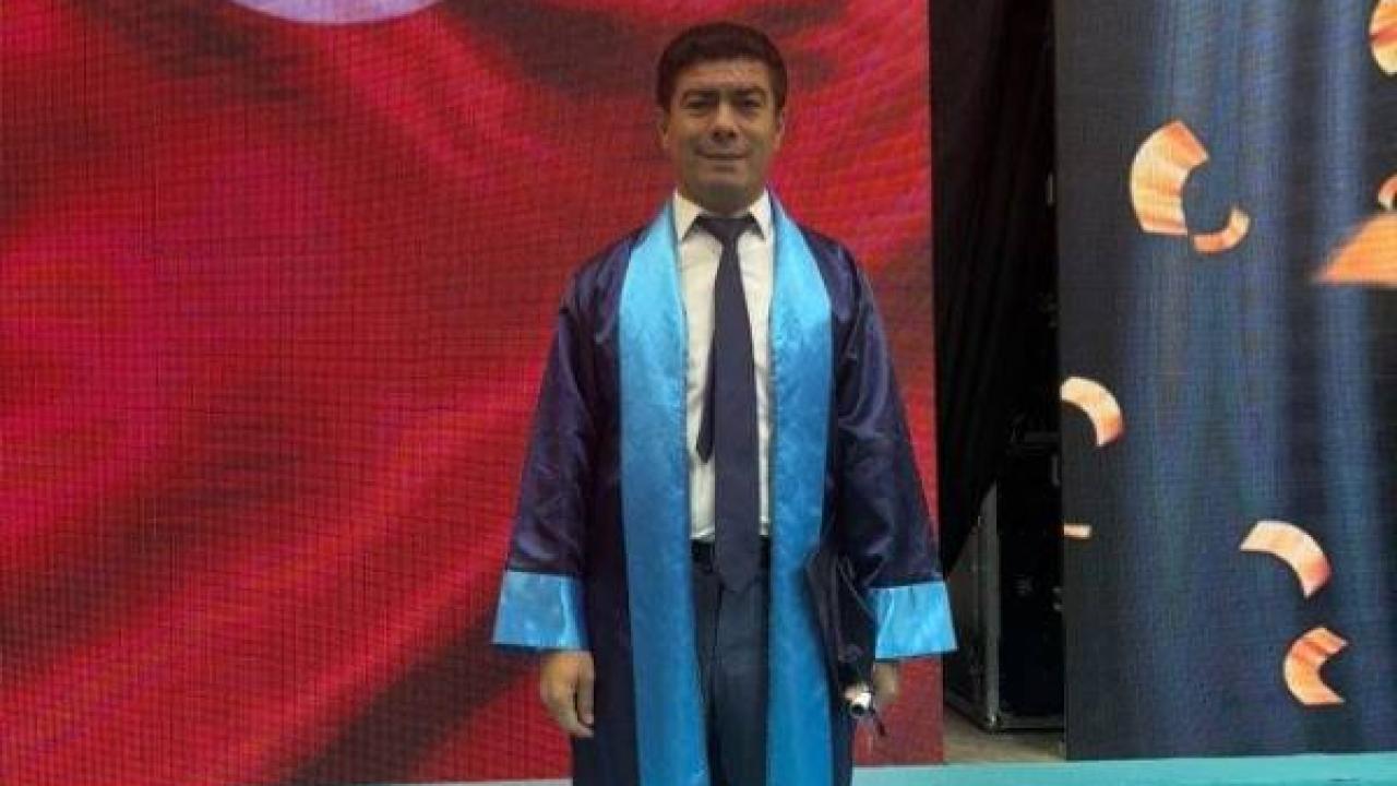 7 Üniversite Bitirdi, 8’incide Okuyor