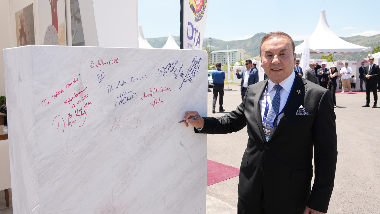 Afyon 2. Blok Mermer Fuarı Ulusal Basında Yankılandı: Türk Doğal Taşına Küresel İlgi Artıyor