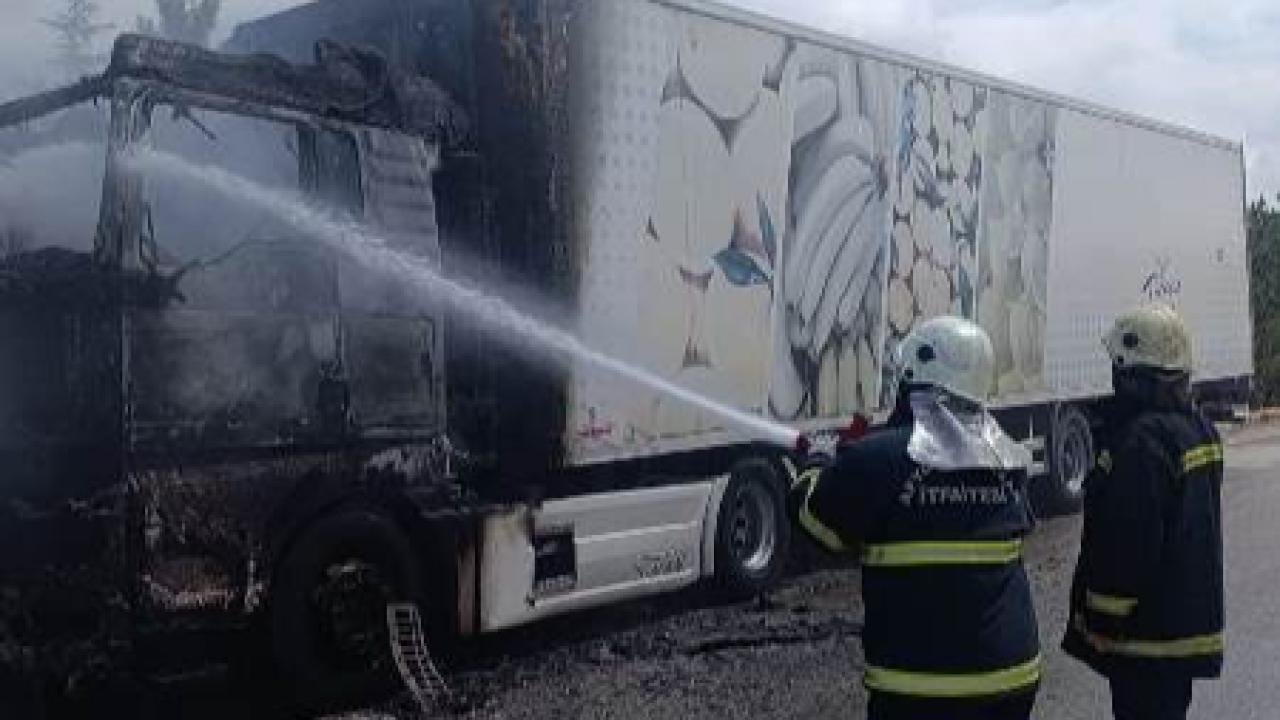 Afyon-Ankara Yolun’daki Tır Yangını Söndürüldü!