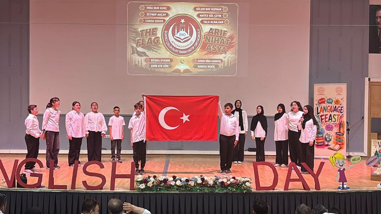 Afyon’da İmam Hatip Ortaokulları Dil Festivalinde Buluştu