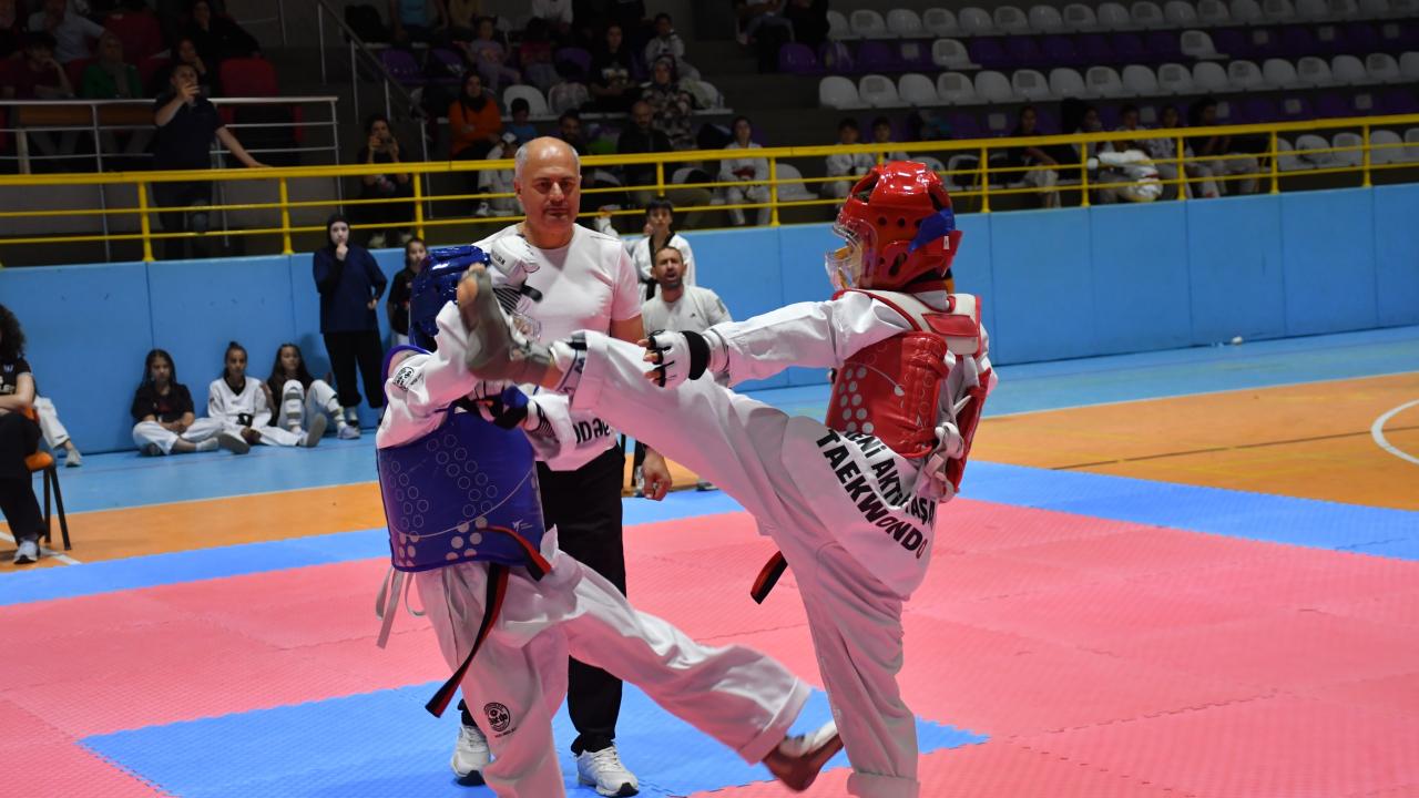Afyon’da Minikler Taekwondo İl Birinciliği Tamamlandı